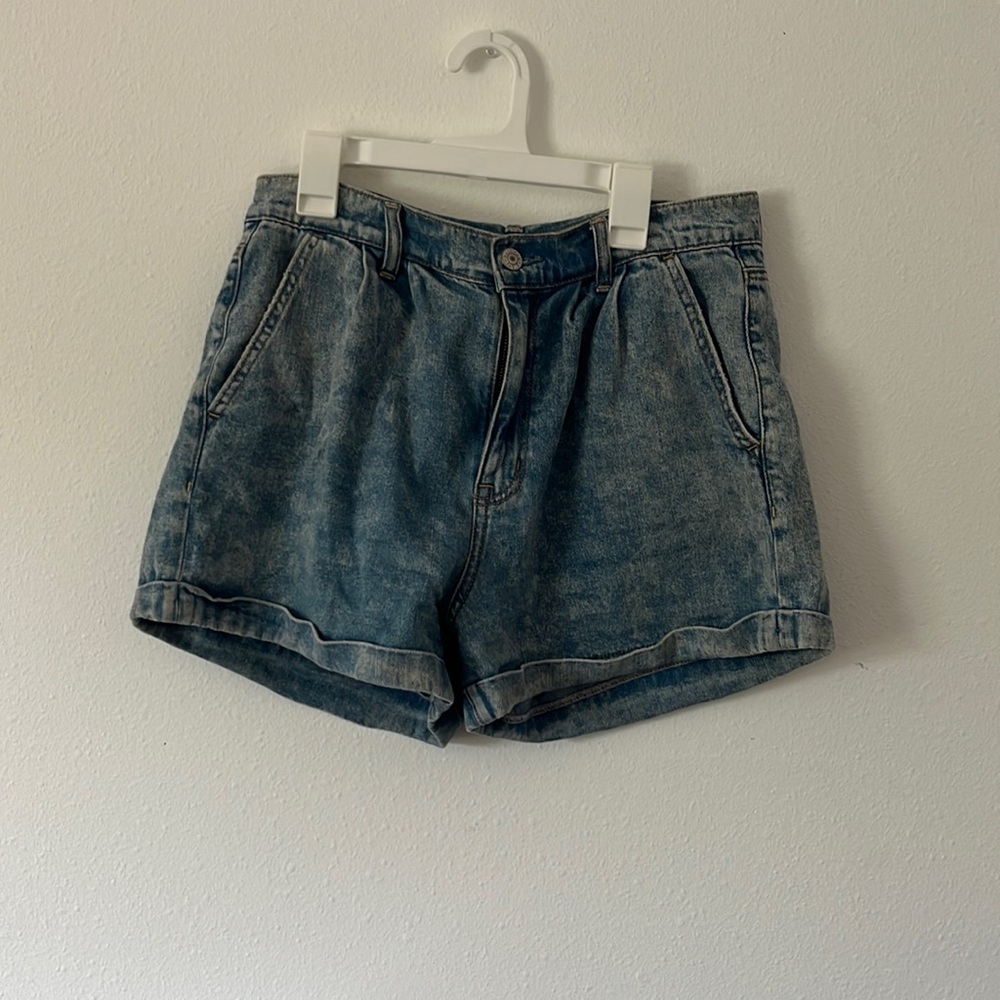 American Eagle high waisted shorts